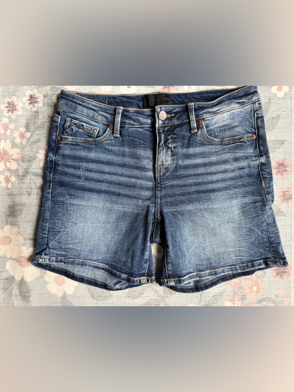 Buckle Women's Distressed Indigo Denim Shorts